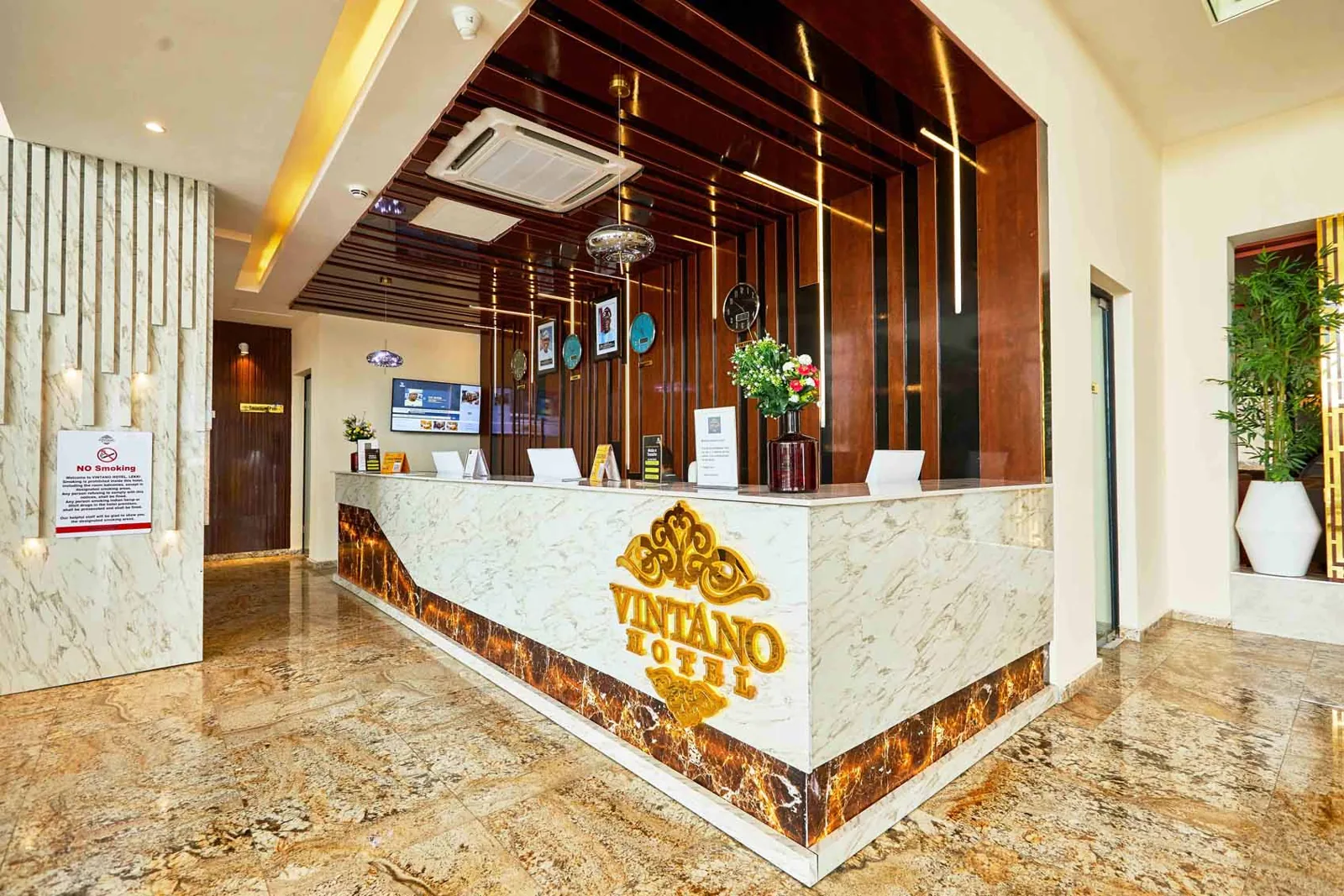 Reception desk at Vintano Hotel